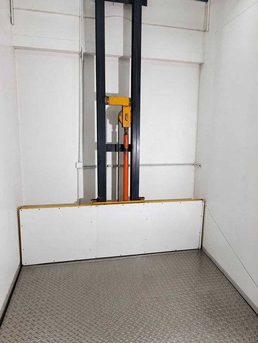 Monta-Cargas 500 kg – Plataforma de Grandes Dimensões