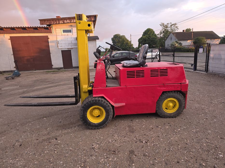 Wózek Widłowy Bułgar 3P   Udźwig 5 ton