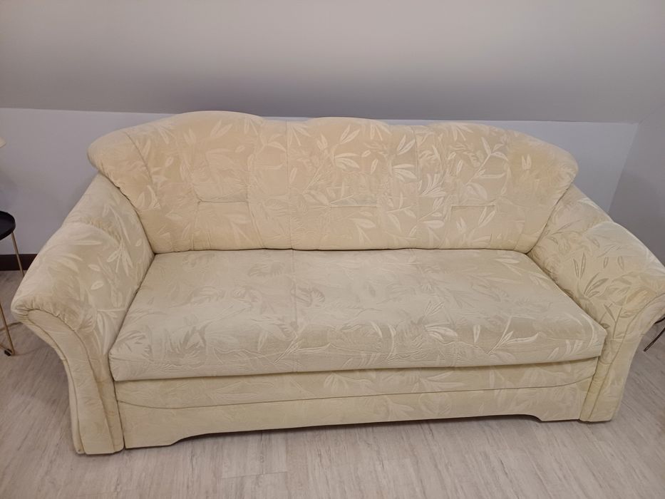 Beżowa kanapa sofa meble wypoczynek