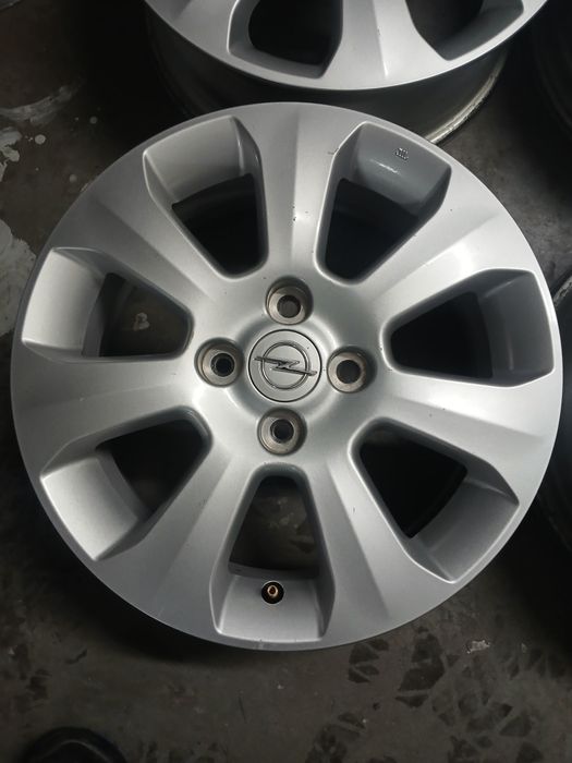 Felgi aluminiowe Opel Agila itp 4x100 5,5j15 et 50 ch 54,1 oryg GM