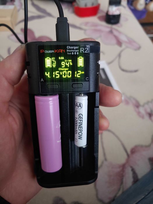 зарядний пристрій 1.2в Ni-MH AA-AAA,3,7вLi-ion 18650-21700 PowerKan R2