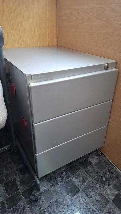Vendo mobiliário de escritório