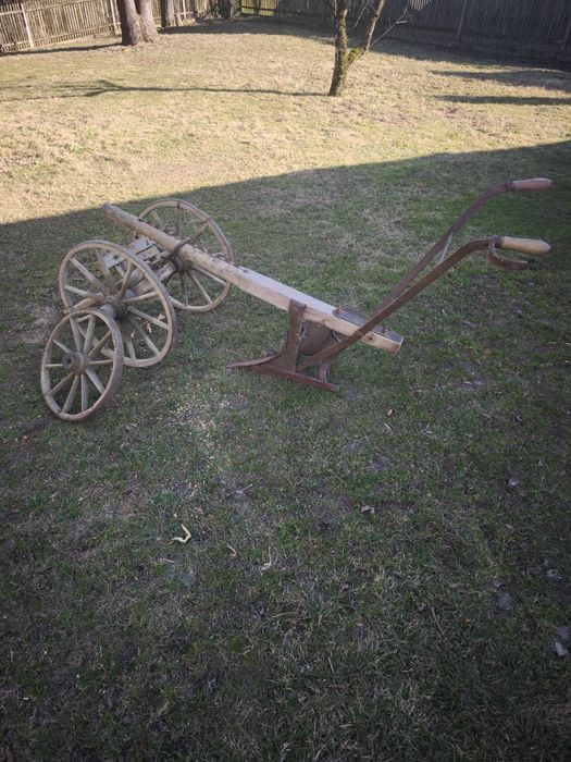 pług konny z kolcami