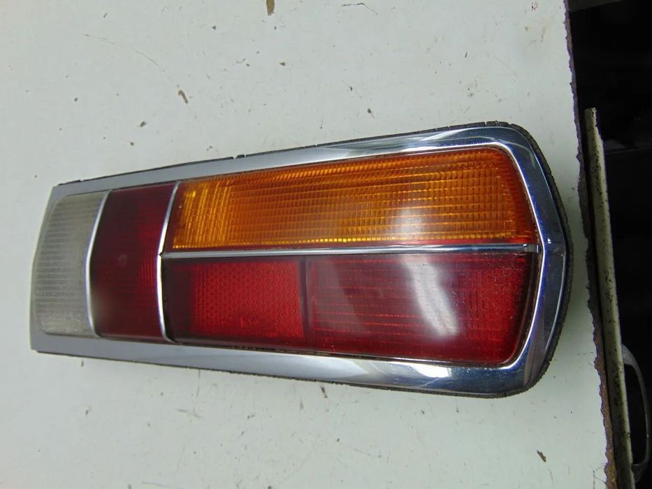 BMW E3 2500/2800/3000 farolim " usado em bom estado