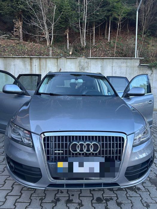 Надійний повнопривідний кросовер Audi Q5 Quattro