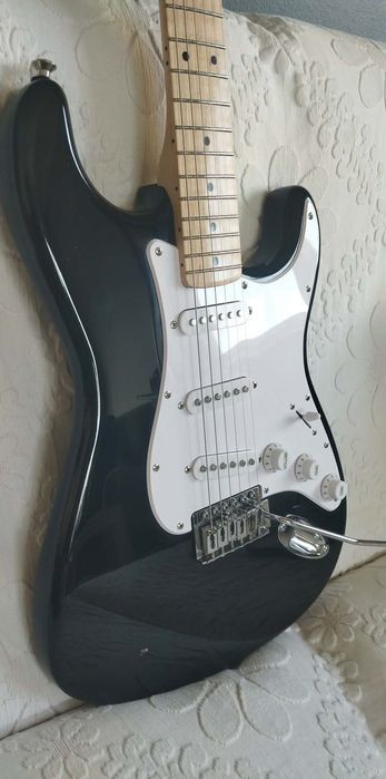 Vendo guitarra Stratocaster