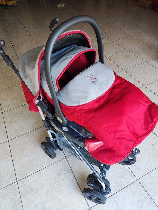 Carrinho de bebé c/ cadeira de automóvel