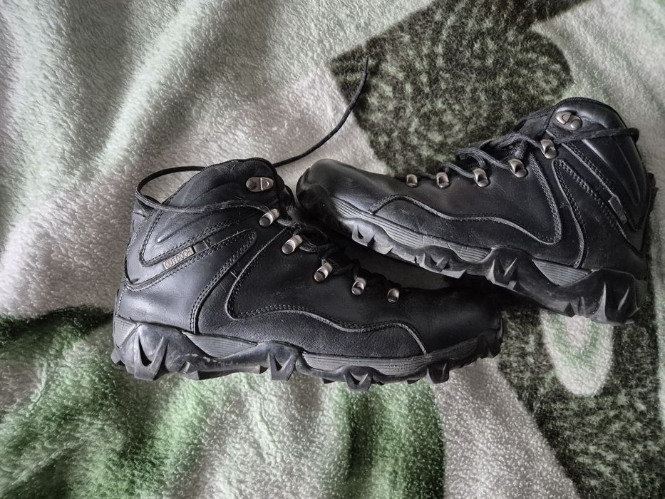 Buty zimowe skórzane 42 roz