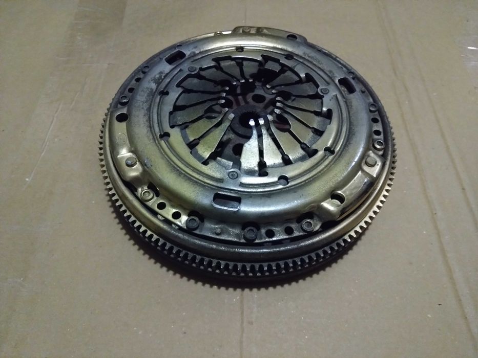 Демпфер маховик щеплення Golf 4-Bora-Octavia Tour-A3-Toledo-Leon 1.9