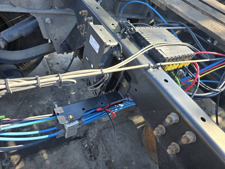 Ося балка прицепа schmitz