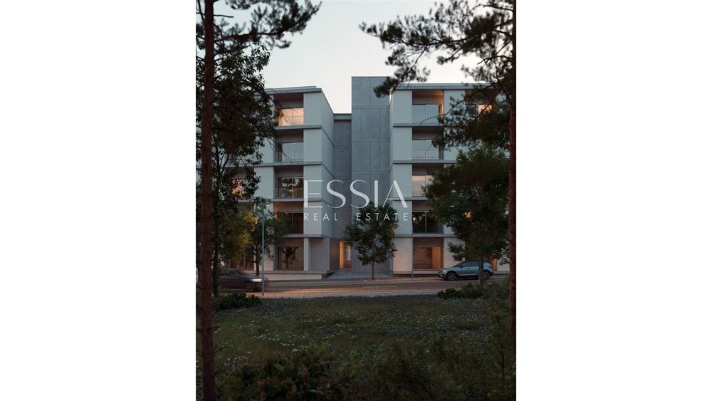 Apartamento T1 com Varanda e Garagem próximo das Antas