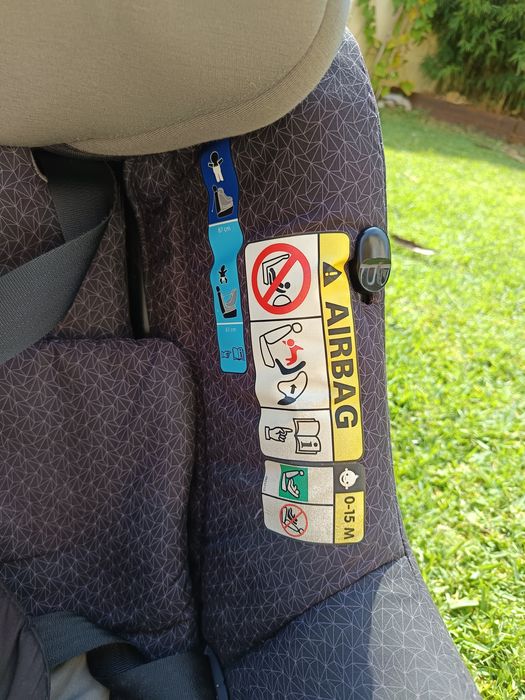 Cadeira Auto Bébé Confort AxissFix ISOFIX – Muito Bom Estado