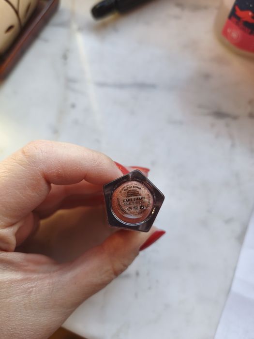Błyszczyk Fenty Beauty Shake Cake