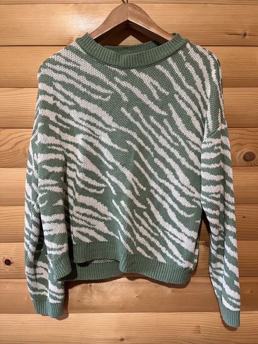 Жіночий теплий світер