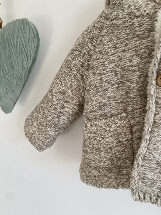 Sweter kurtka zara 68 beżowy brązowy na futerku na guziki