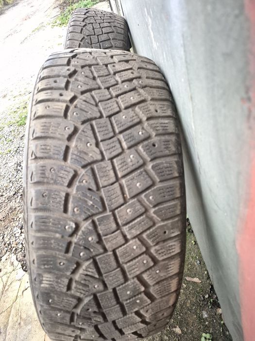 Продам пару зимних шин 205/55/r17 Continental Ice Contact 2