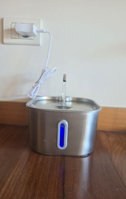 Fonte inox para gato