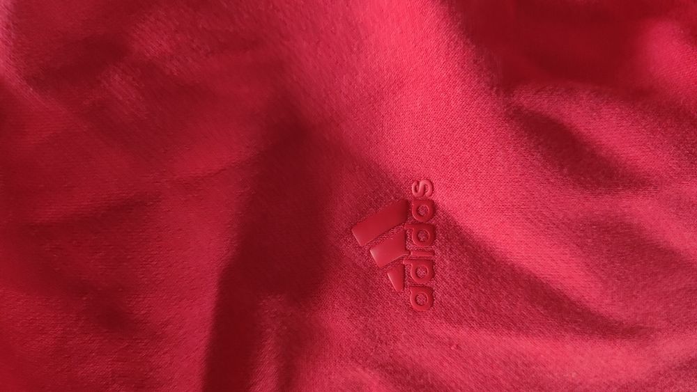 Czerwona malinoea bluza dresowa Adidas