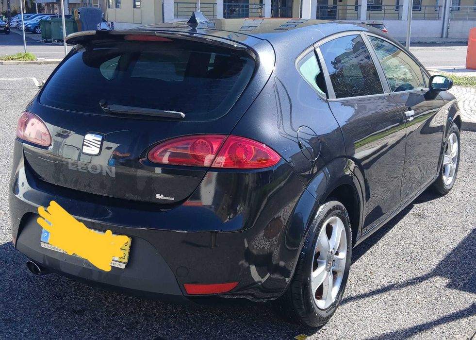 Carro Seat Leon 2008 5 portas preto a diesel 1.9 TDI