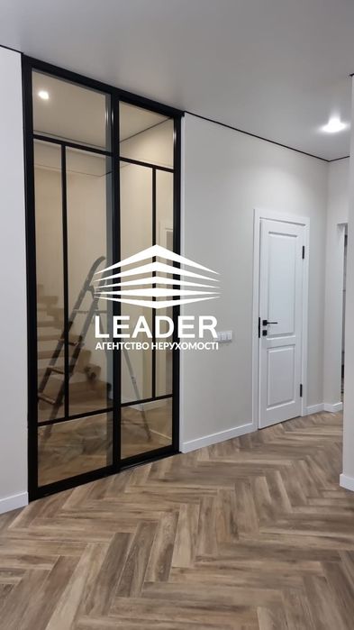 Продам таун!ДИЗАЙНЕРСЬКИЙ- СТИЛЬНИЙ!своя ділянка+парковка!Без Комісії