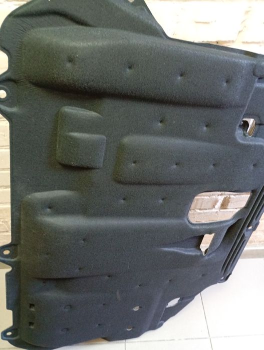 Шумоізоляція капота Форд (фокус і сієра)