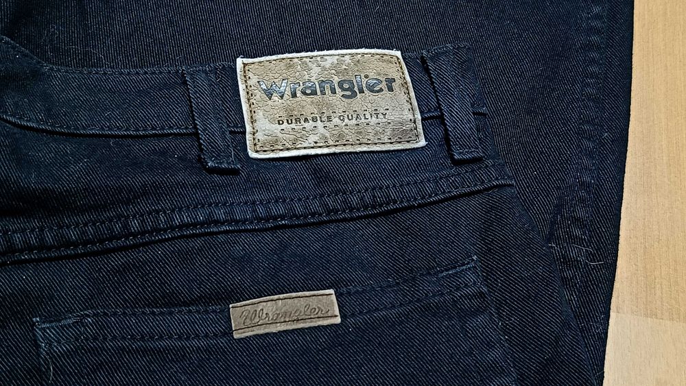 Męskie spodnie jeansowe WRANGLER r.XL stan bardzo dobry