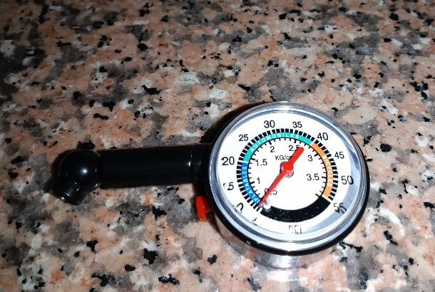 Manómetro de Pressão de Ar de pneus auto, moto, bicicleta, etc. Novo