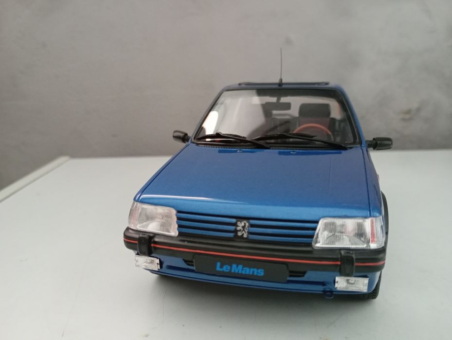 Miniaturas de carros 1.18