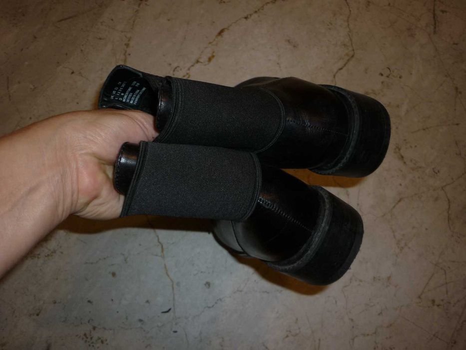 Clarks skórzane botki