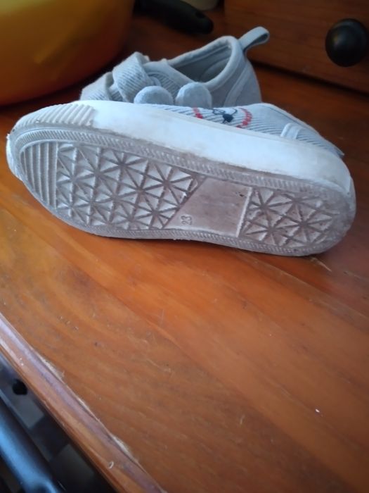 Tenis tamanho 23  , bom estado