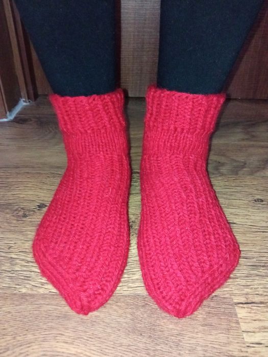 Носки вязаные шерстяные бордовые. Ручная работа
