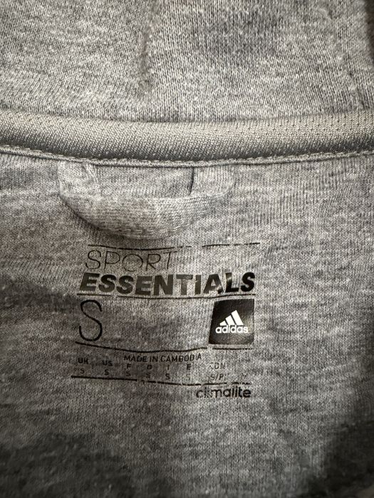 Продам Оригінальний спортивний костюм adidas