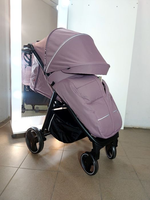Прогулянка Carrello Bravo 2025 року з чохлом в колір коляски