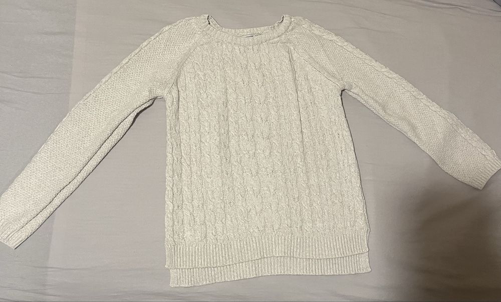 Sweter w warkocz