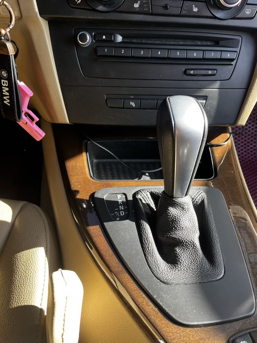 Автомобіль BMW 320i e90 рестайлінг