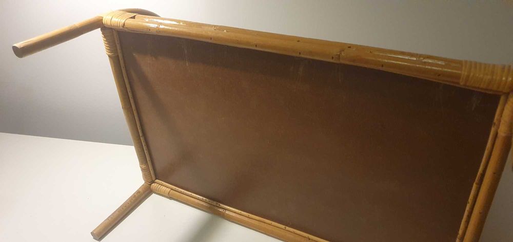 Mesa de apoio de bambu