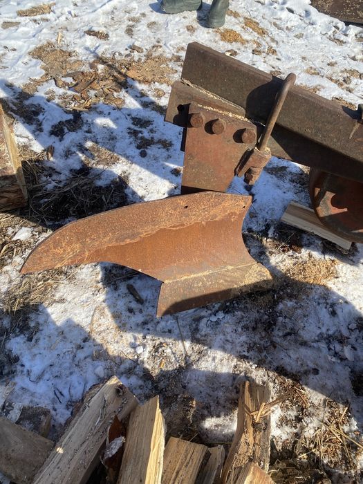 Продам Плуг двох корпусний