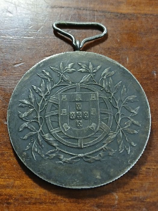 Medalha feita da moeda 1 escudo