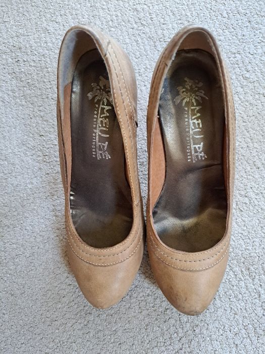 Sapatos altos compensados 36 meu pé