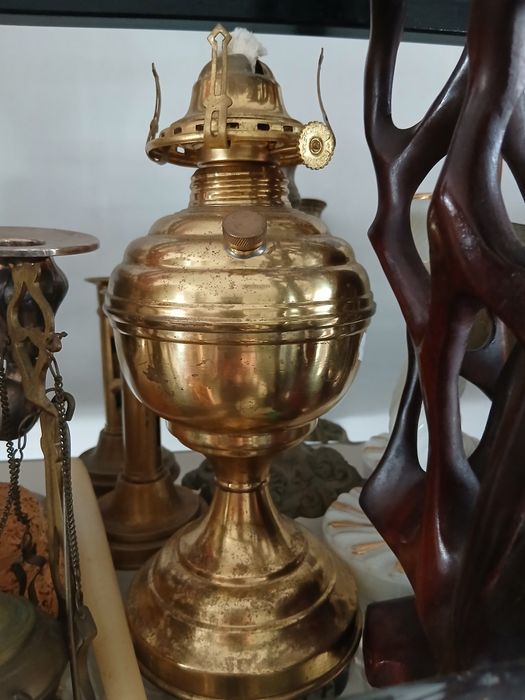 Candeeiros a petróleo antigos