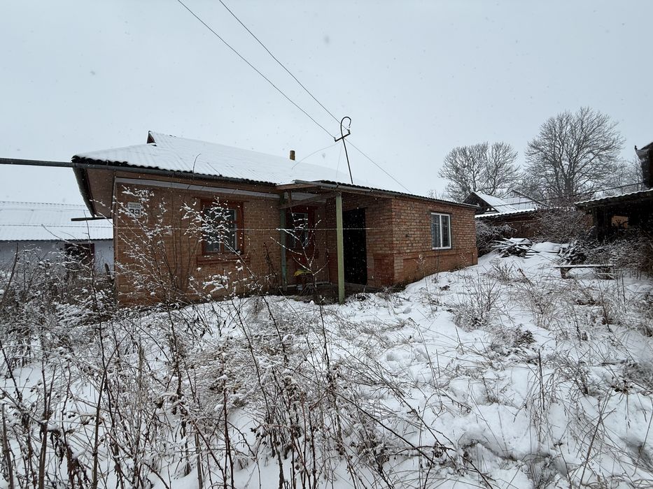 Продаж добротного цегляного будинку