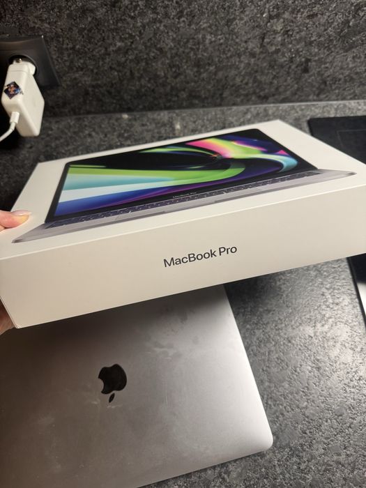 MacBook Pro 13” M1 16GB RAM 512GB SSD | Stan bardzo dobry