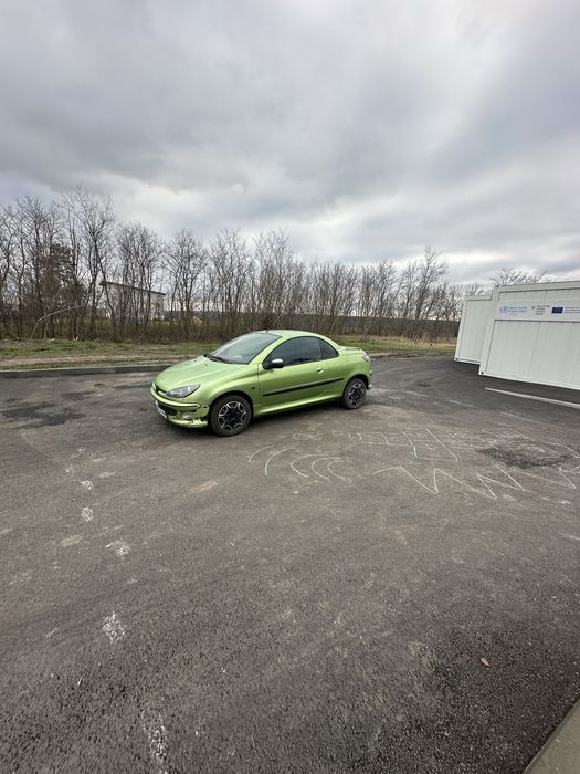 Продам або обміняю чудову машинку пежо 206