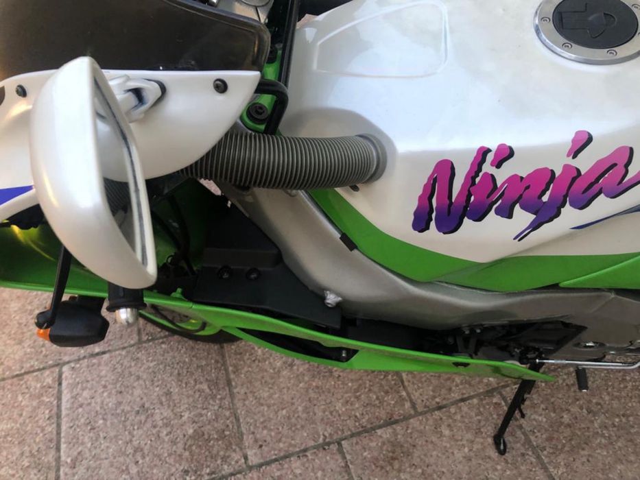 Kawasaki ZX-7, mota está muito boa
