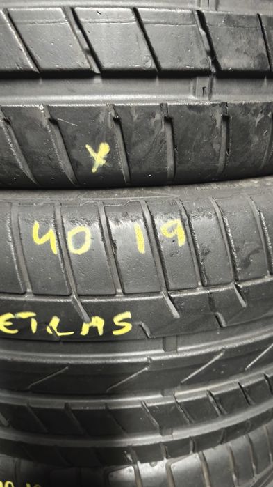 Pneus  245/40/19