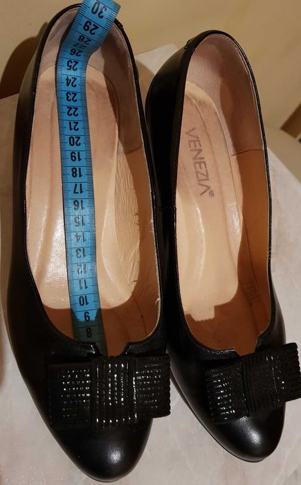 Czółenka Venezia  czarne skóra