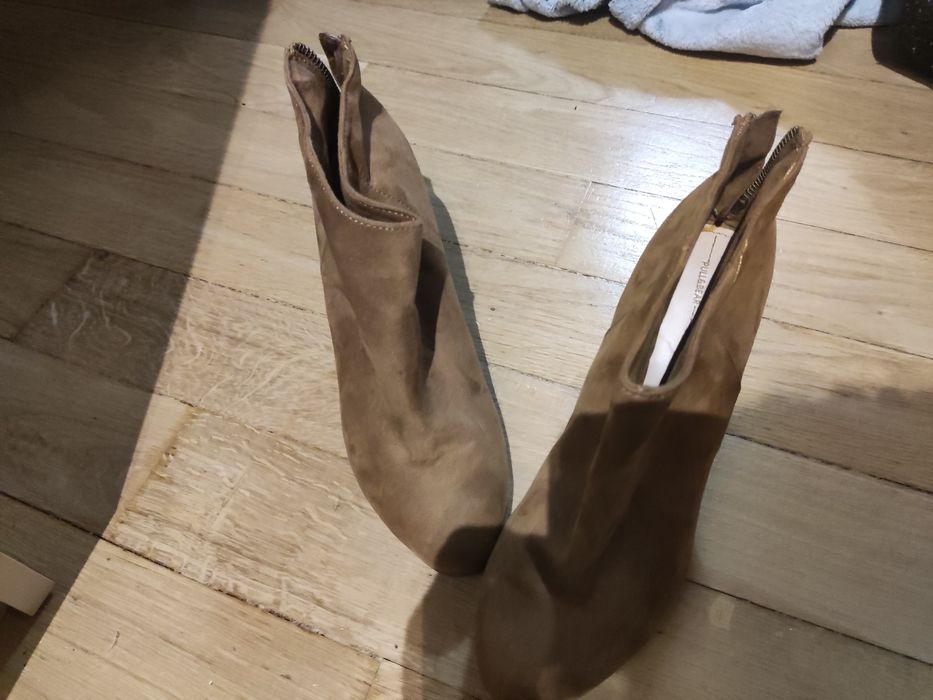 Zamszowe botki rozmiar 39 pull&bear