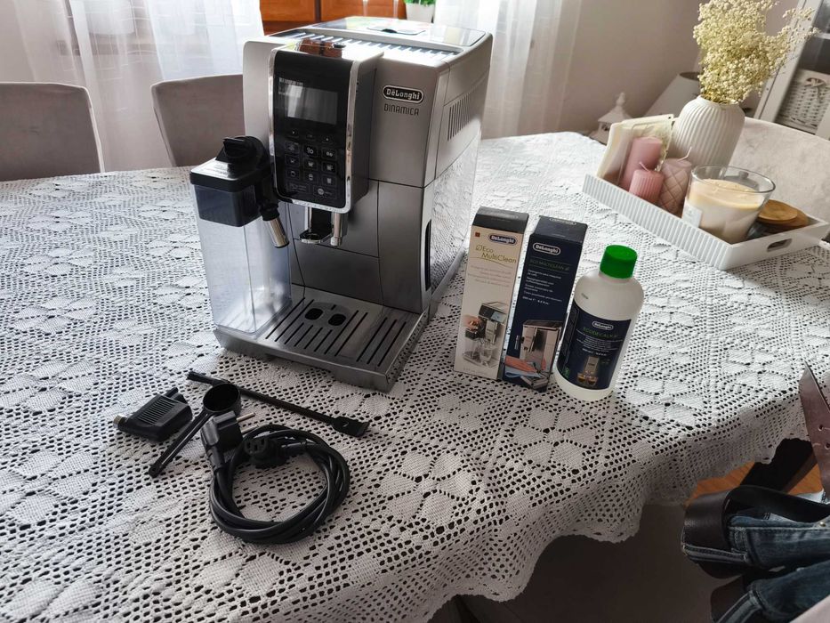 ZADBANY Ekspres DeLonghi Dinamica LCD | Niski Przebieg | Full Zestaw