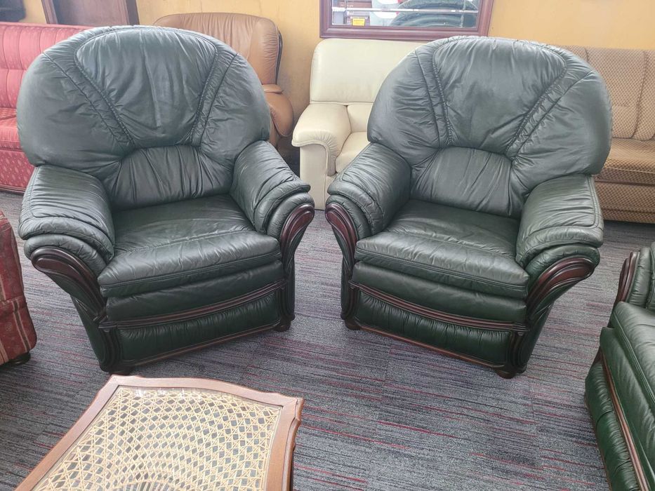 Sofás individuais em pele de cor verde - Muito bom estado
