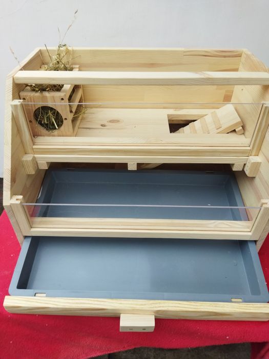 Клітка-стелаж для морських свинок.